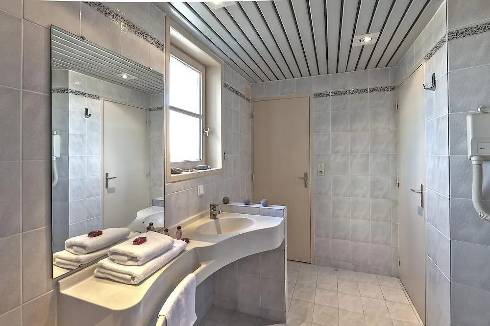 Hotel De La Cite Saint-Malo 3*,
