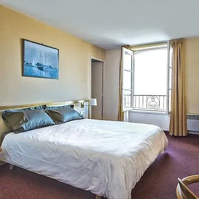 Hotel De La Cite Saint-Malo 3*,